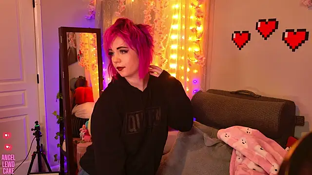 Angel-Lewd-Cake online show from November 2025 07:32:01 AM