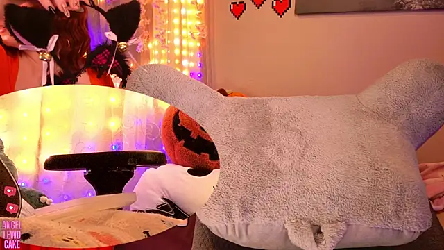 Angel-Lewd-Cake online show from January 2026 06:24:02 PM