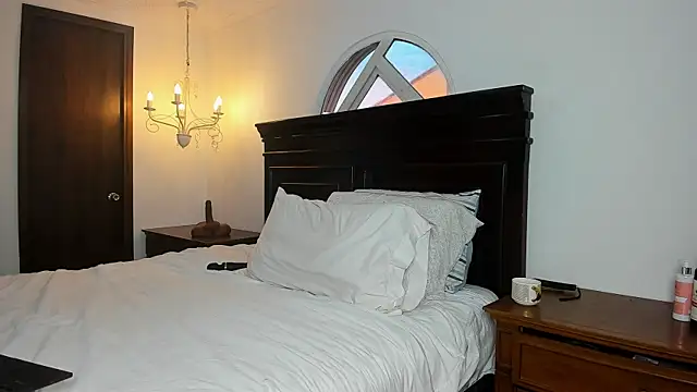 mabelsaravia online show from July 2026 07:38:01 PM