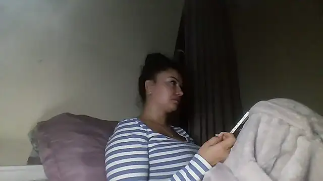 Linusya online show from October 2025 05:58:02 PM