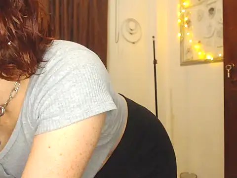 Snapshot of Redhead_incandy chatting on March 2025 05:33:02 AM Redhead incandy online show from March 2025 05:33:02 AM