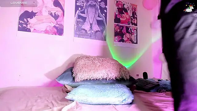 Snapshot of paymon19 chatting on December 2024 06:55:02 AM paymon19 online show from December 2024 06:55:02 AM