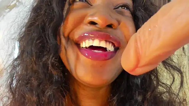 Snapshot of aidaadams chatting on February 2025 08:10:02 AM aidaadams online show from February 2025 08:10:02 AM