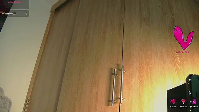 Snapshot of aidaadams chatting on October 2025 09:19:02 AM aidaadams online show from October 2025 09:19:02 AM