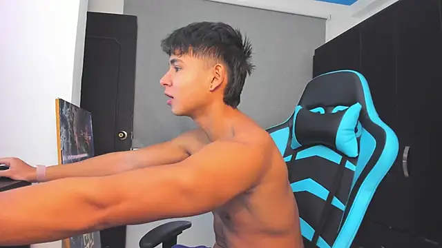 Snapshot of Bray_Kevin chatting on November 2025 05:25:02 PM Bray Kevin online show from November 2025 05:25:02 PM