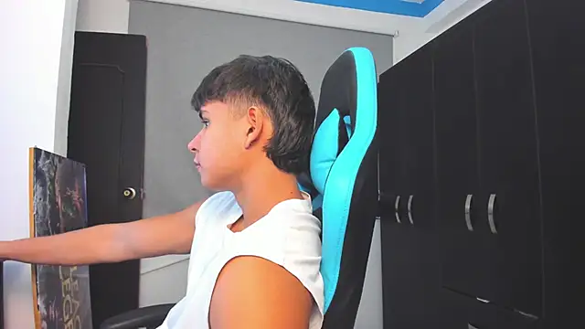 Snapshot of Bray_Kevin chatting on November 2025 01:39:01 AM Bray Kevin online show from November 2025 01:39:01 AM