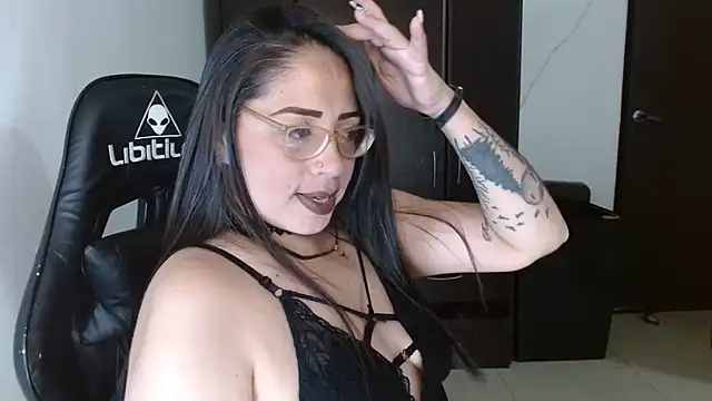 natashasmithe online show from October 2025 01:17:02 AM