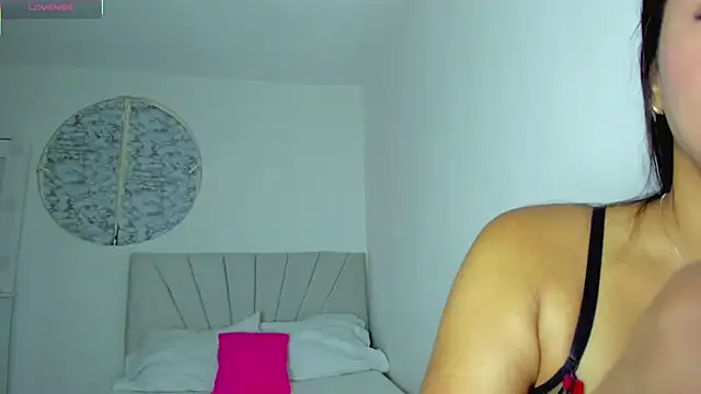 IsabelaVanegas  online show from October 2025 02:40:02 PM