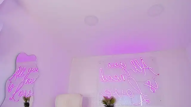 Abby-me online show from December 2024 11:47:01 AM