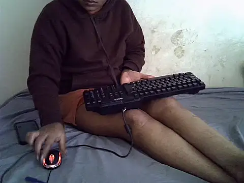 Crystal  Gee online show from December 2025 09:04:01 AM