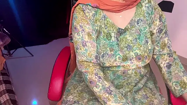 Snapshot of tigress_kashish chatting on February 2025 07:03:01 PM tigress kashish online show from February 2025 07:03:01 PM