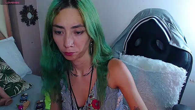 Erika Stevens online show from October 2025 01:04:02 AM