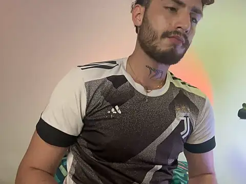 Snapshot of axel_giracr chatting on December 2024 11:56:02 PM axel giracr online show from December 2024 11:56:02 PM