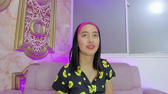 Snapshot of valentina_cortes72 chatting on December 2024 11:03:02 PM valentina cortes72 online show from December 2024 11:03:02 PM