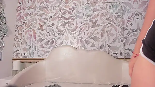 Snapshot of valentina_cortes72 chatting on January 2025 11:26:01 AM valentina cortes72 online show from January 2025 11:26:01 AM