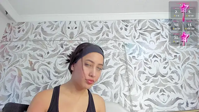 Snapshot of valentina_cortes72 chatting on January 2025 02:25:01 PM valentina cortes72 online show from January 2025 02:25:01 PM