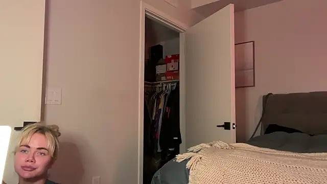 ElenaErickson online show from February 2026 04:30:02 AM