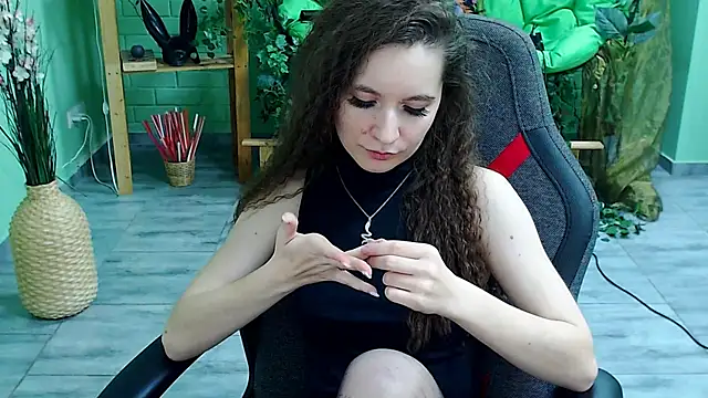 Miss Barbara  online show from March 2025 10:06:01 PM