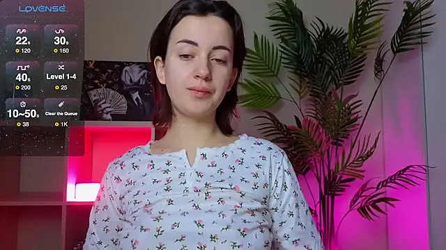 SweetieKendl online show from April 2026 10:58:02 PM