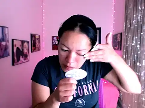 Snapshot of Cristal_w chatting on December 2024 12:36:01 PM Cristal w online show from December 2024 12:36:01 PM