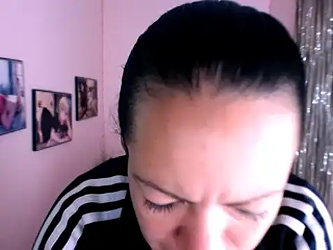 Snapshot of Cristal_w chatting on December 2024 05:19:01 PM Cristal w online show from December 2024 05:19:01 PM