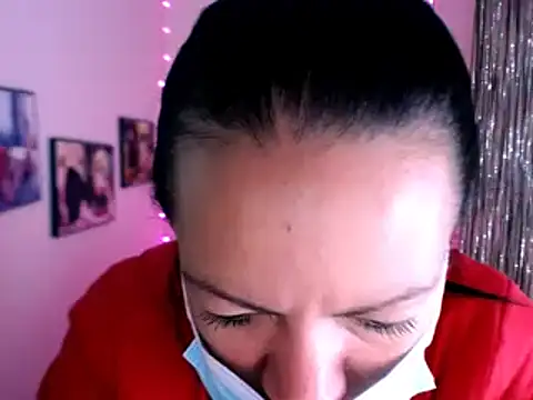 Snapshot of Cristal_w chatting on December 2024 02:39:02 PM Cristal w online show from December 2024 02:39:02 PM