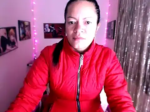 Snapshot of Cristal_w chatting on January 2025 12:30:01 PM Cristal w online show from January 2025 12:30:01 PM