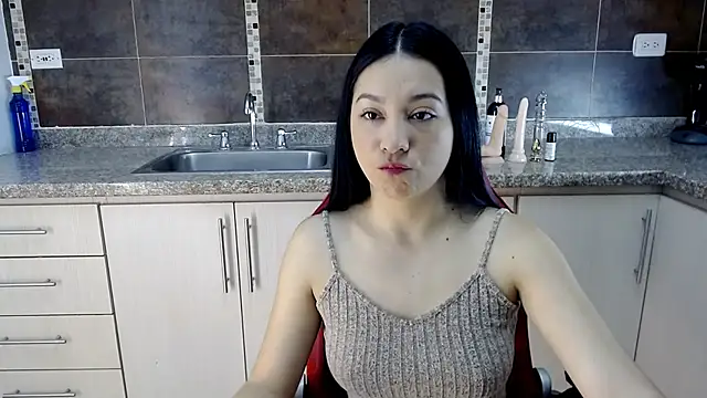 Lila Pinky online show from January 2025 02:02:02 PM