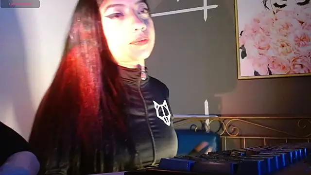 Ey im simone online show from September 2025 08:13:01 PM