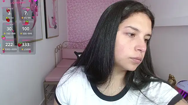 Snapshot of Small_naughty_ chatting on June 2026 01:13:01 PM Small naughty online show from June 2026 01:13:01 PM