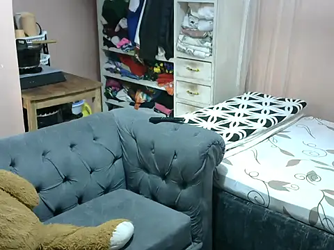 slender-qwene online show from July 2026 07:49:02 PM