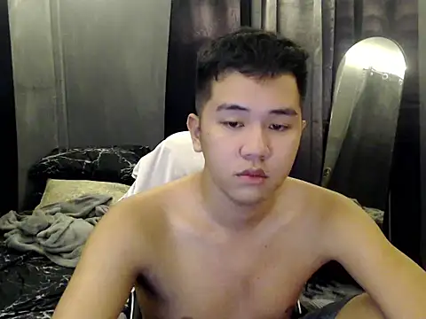 xgregor07 online show from November 2025 02:21:01 PM