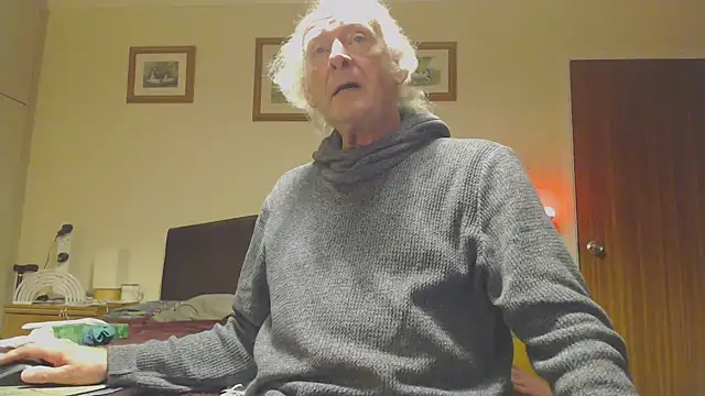 WaverlyKernow online show from December 2024 04:05:02 PM