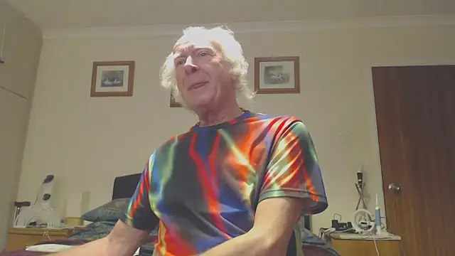 WaverlyKernow online show from December 2024 01:06:02 PM