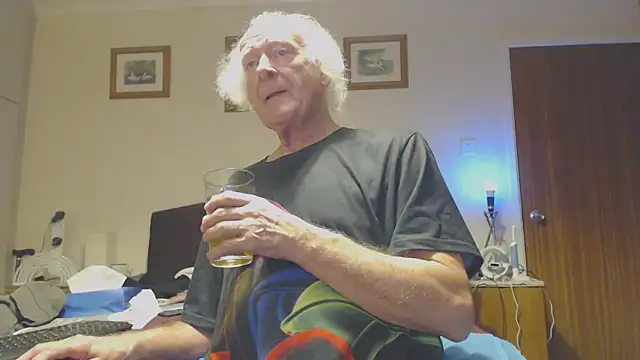 WaverlyKernow online show from January 2025 04:03:01 PM