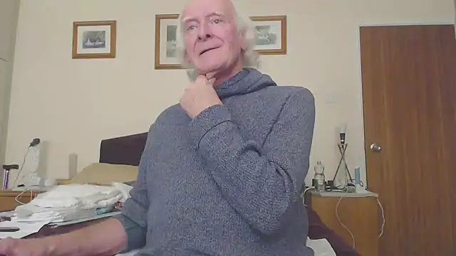 WaverlyKernow online show from February 2025 04:03:02 PM