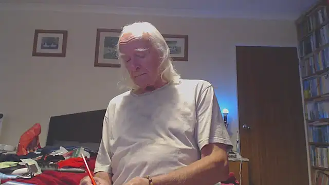 WaverlyKernow online show from October 2025 12:58:01 PM