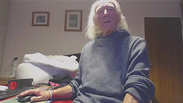 WaverlyKernow online show from October 2025 08:55:02 PM