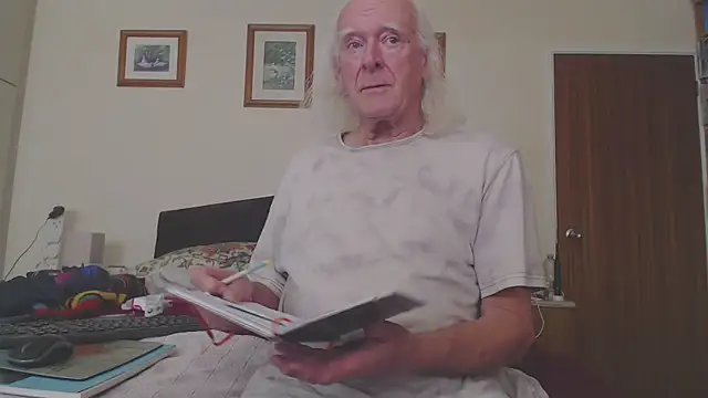 WaverlyKernow online show from November 2025 12:09:02 PM