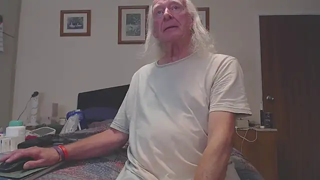 WaverlyKernow online show from April 2026 01:53:01 PM