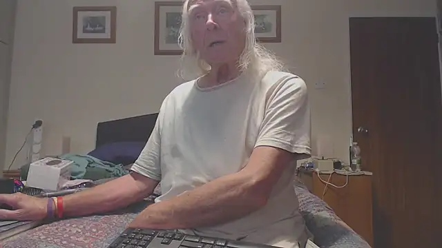 WaverlyKernow online show from April 2026 02:29:01 PM