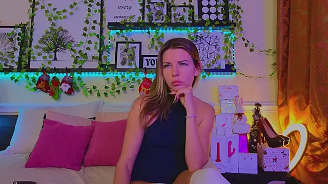 Real Tini online show from December 2024 12:33:02 PM