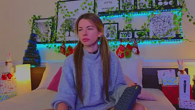 Real Tini online show from December 2024 04:46:02 PM