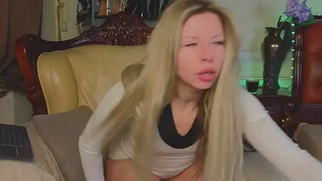 Real Tini online show from April 2026 06:11:01 AM