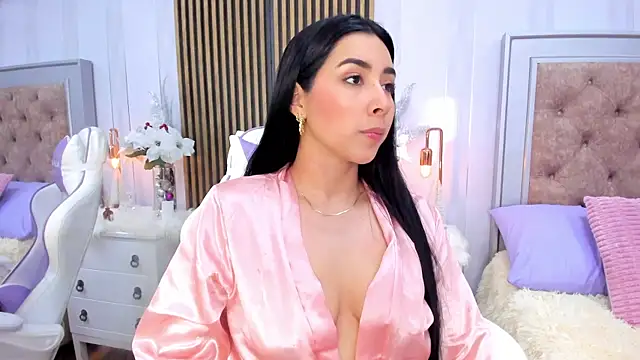 Charlotte Shelby online show from January 2025 06:27:02 PM