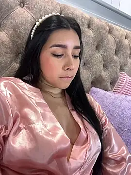 Charlotte Shelby online show from February 2025 02:53:01 PM