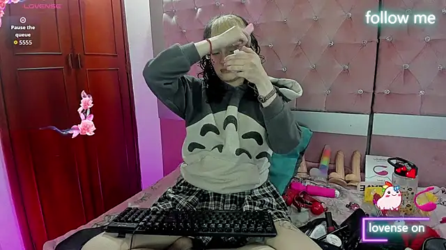 neeko princes online show from December 2025 12:22:01 PM