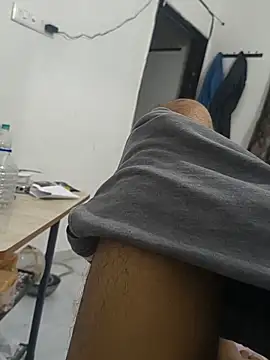 FriendlyWing0 online show from June 2026 06:12:01 PM