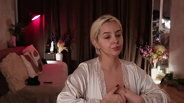 VictoriaMorrone online show from October 2025 06:40:01 PM