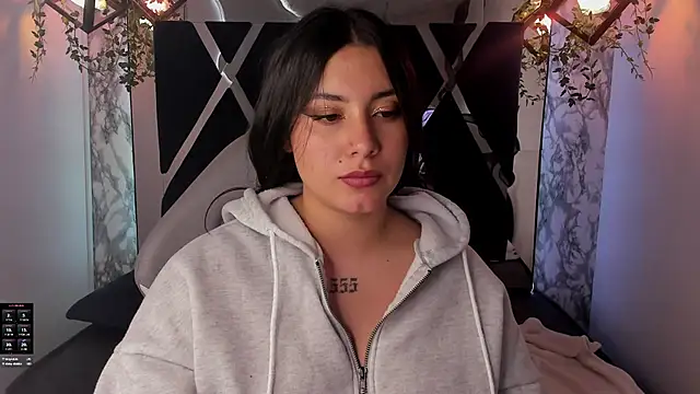 Snapshot of Lia_14_ chatting on December 2024 03:20:02 PM Lia 14 online show from December 2024 03:20:02 PM